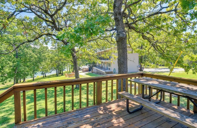 Vibrant Kimberling City Hideaway w/Private Deck!