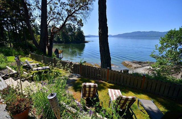 Victoria Area Deep Cove Ocean Front 5 Bedroom Private Vacation Home