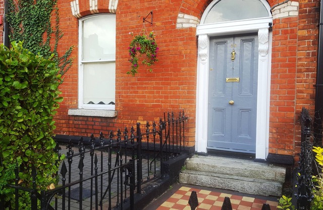 Victorian Townhouse close to City Centre