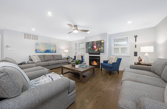 Victory Sunrise - 7 bedroom - Sleeps 20 - Elevator - Pool - Jacuzzi - Avalon, NJ