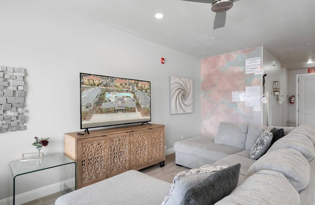 Views of Zion Park - Heated backyard Pool & Hot Tub -Firepit, Golf, Hiking
