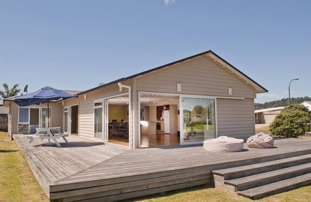 Views on Matarangi - Matarangi Holiday Home