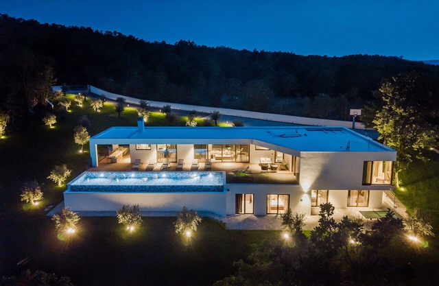 VILA NICOL TIRELI premium and private Villa in Istria for your family vacation