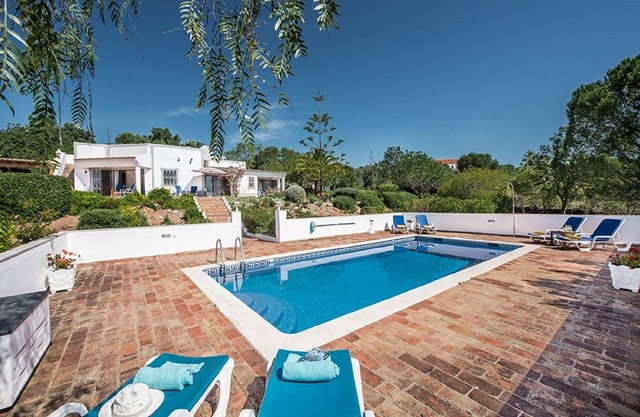 Villa Susana ~ Heated Pool* ~ Fast Wi-fi Sleeps 6 + 4 cots - Booking 2026 NOW!