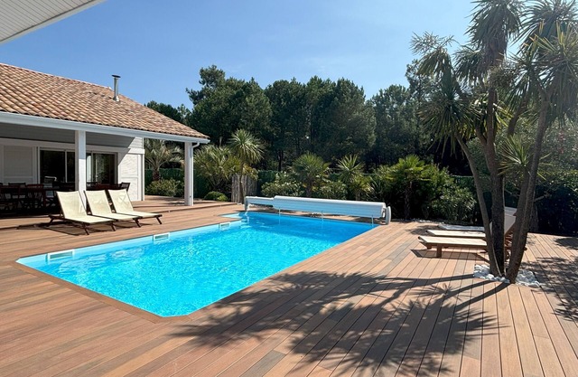 Villa 200m² heated pool (June to Oct.) 10 people/5bed - 800m from the beach