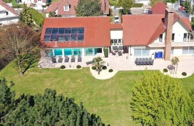 Villa 300 m2, indoor pool, 25 ares of land, near Strasbourg