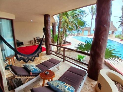 Villa 301, Ground floor, Oceanfront!