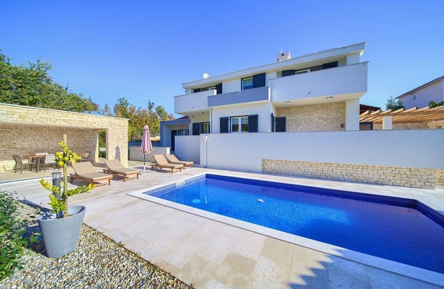 Villa Adrimar with private pool and grill