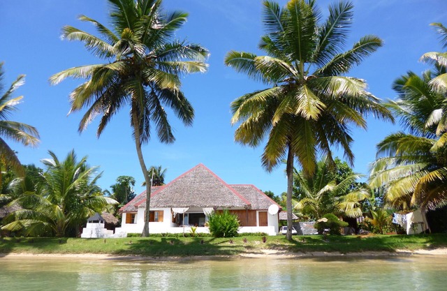 Villa "Alexandra" feet in water