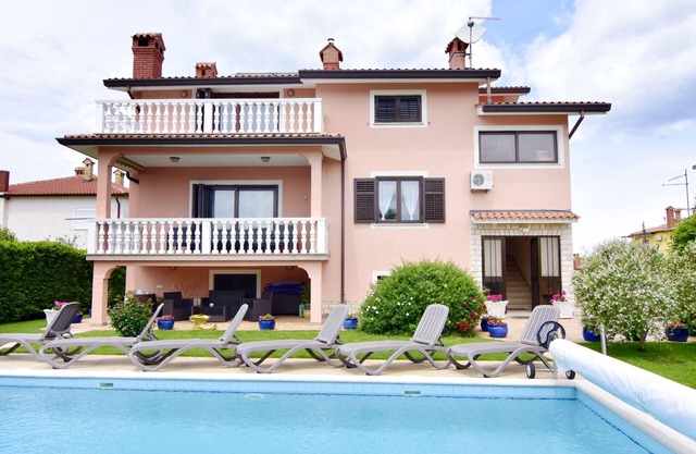 Villa Amedeo Umag Finida private pool Wi-Fi barbecue