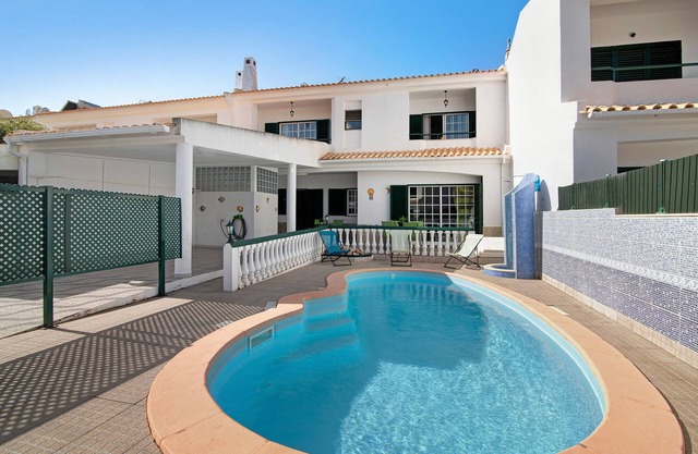 Villa "Ana e Nuno" with Pool, Terrace & Wi-Fi
