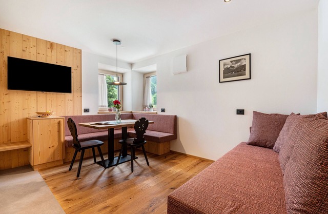 Villa Anna Apartment Geisler with Mountain View, Private Terrace and Wi-Fi
