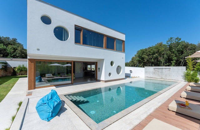 Villa Artist with Pool