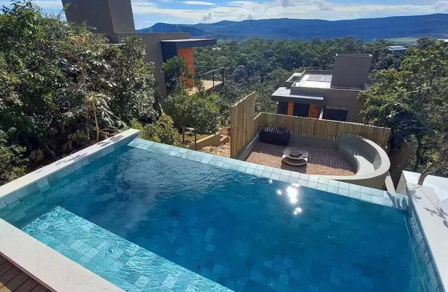 Villa Azaleia (1), comfort with heated pool