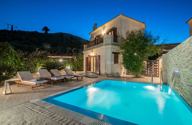 Villa Azzurra With Private Pool and Amazing View To The Sea &Village's mountain