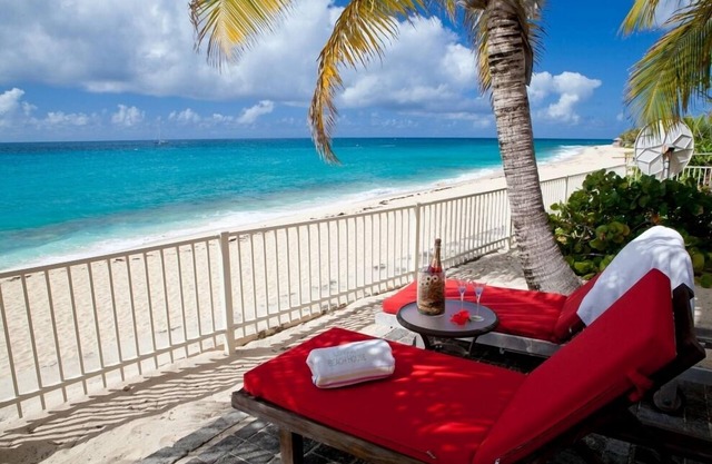 Villa Baie Longue Beach House | Beach Front - Located in Wonderful Terres Basses with Private Pool