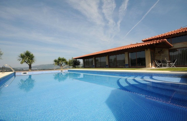 Villa Barcelos - Three Bedroom Villa, Sleeps 6