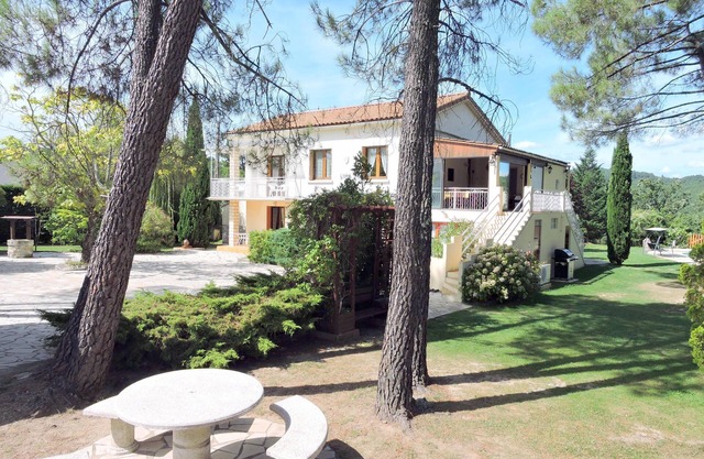 Villa Bella Propriete SUR 2500 M2 Arborés Avec Piscine
