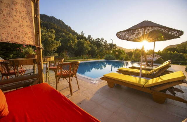 Villa Beyaz Gul - Four Bedroom Villa, Sleeps 8