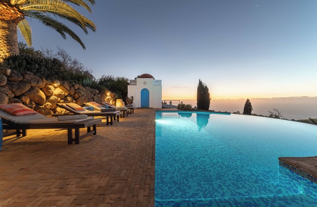 VILLA BOTÁNICOnManor house with park-like garden and 180° Atlantic views