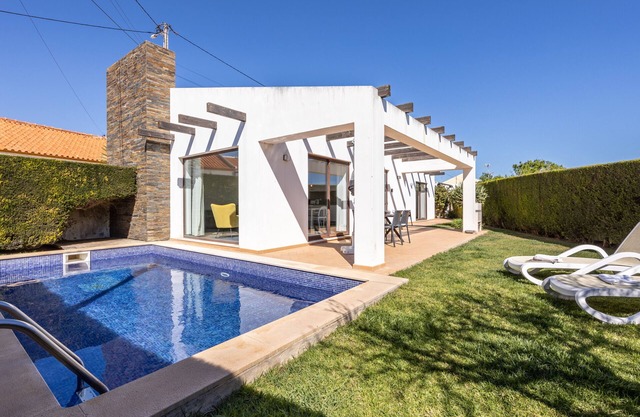 Villa Botelha with private garden and pool