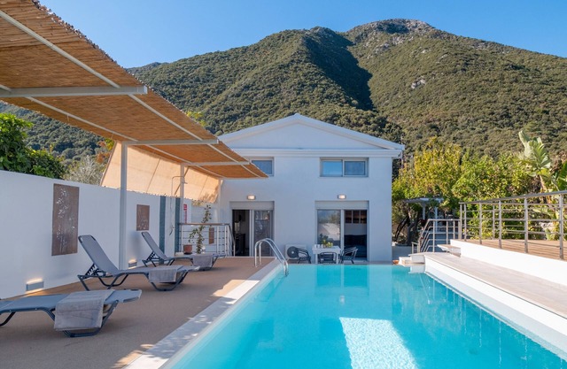 Villa 'Brandnew Exclusive Lefkada Gr' with Sea View, Wi-Fi and Air Conditioning