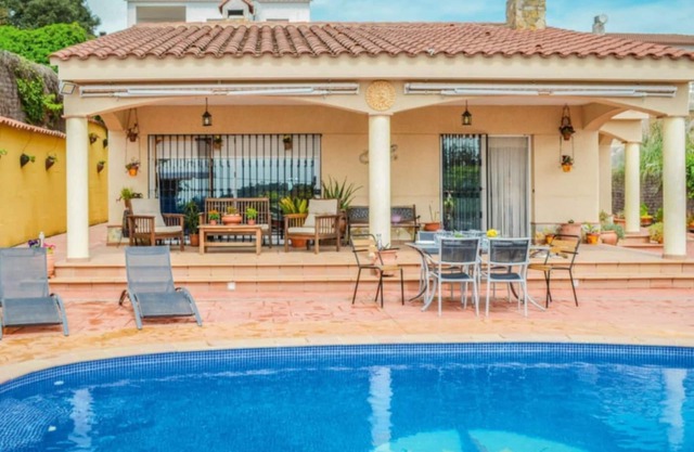 VILLA BRAVA 9 PERSONS LLORET DE MAR