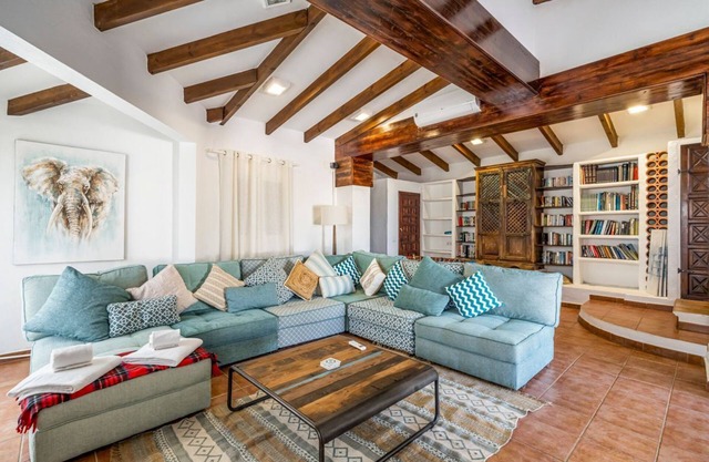 Villa Caroix - Six Bedroom Villa, Sleeps 14