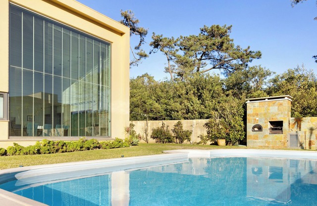 Villa 'Casa Dos Pinheiros' with Private Pool, Wi-Fi and Air Conditioning