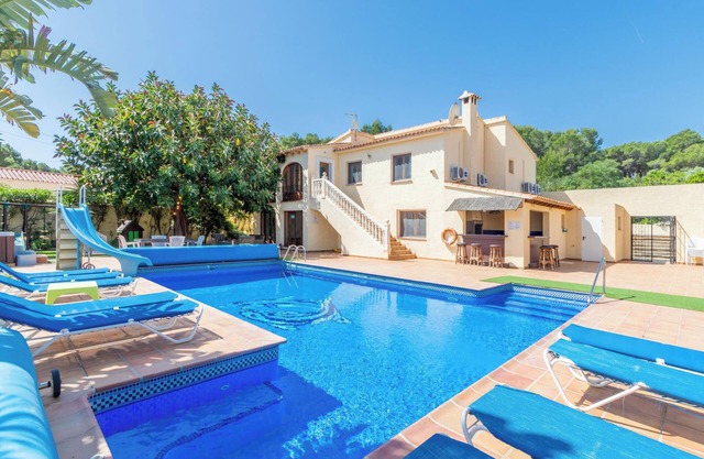 Villa "Casa Emilia" with Pool, Garden and Wi-Fi