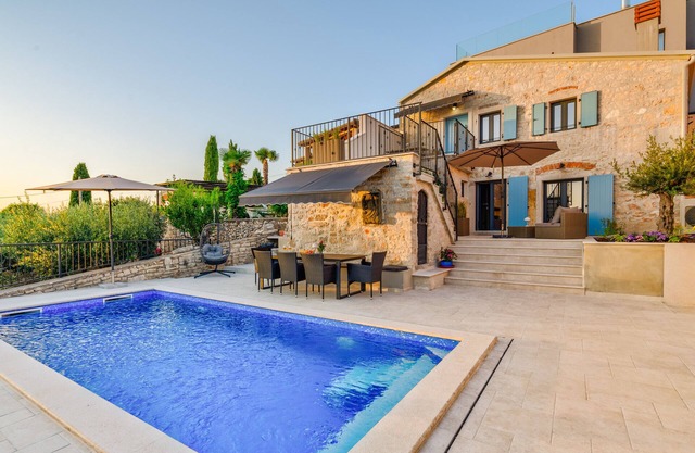 Villa Casa Mar with pool in Mugeba, Porec,Istria
