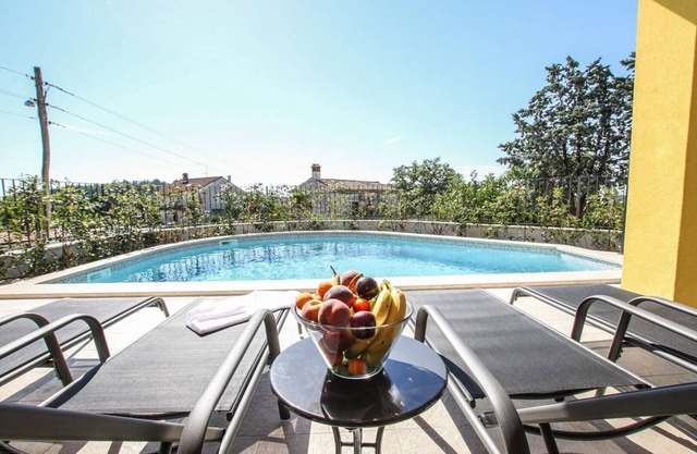 Villa Cecilia with Private Pool near Poreč