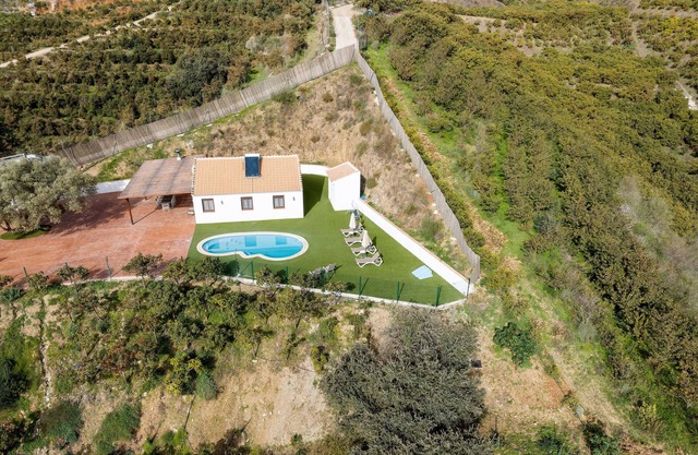 Villa "Chirimoya" with Mountain View, Pool & Wi-Fi
