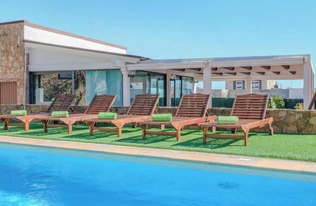 "VILLA COBAS", PRIVATE POOL