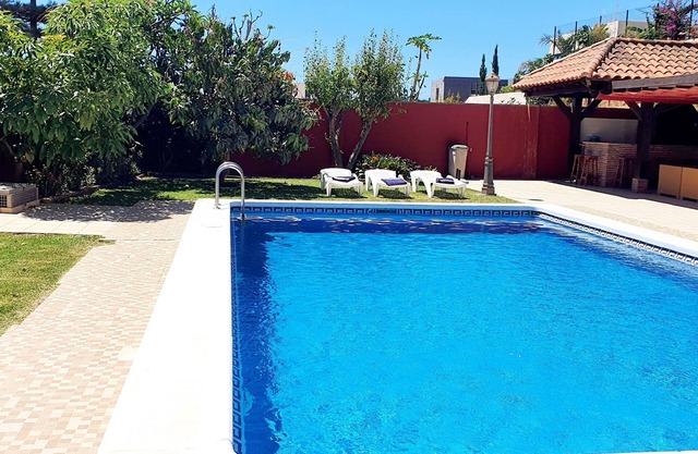 Villa con Piscina, Cerca de la Playa