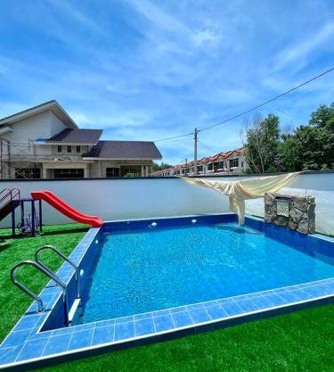 Villa D'Razna - Luxury 5-bedroom Villa with private pool