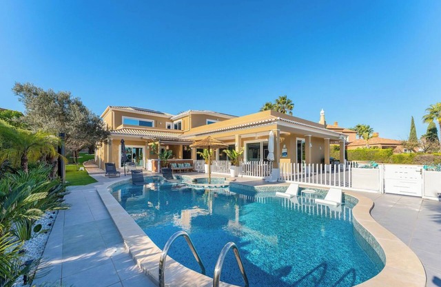 Villa da Boa Vida - A stunning 6 bedroom villa.