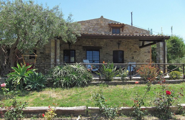 Villa Degli Ulivi with Sea View and Wi-Fi, Pet-Friendly