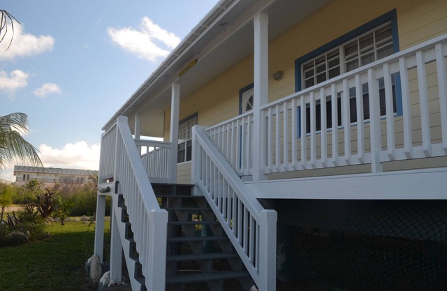 Villa del Sol - charming, beautiful villa set in a lush tropical setting.