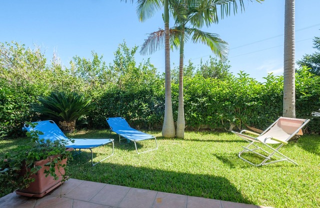 Villa "Delle Pomelie" with Private Garden, Balconies, and Wi-Fi