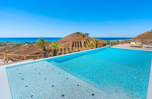 Villa Domizia - Eraclea Minoa ,Sicily