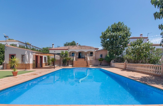 Villa 'Durán Esteban' with Mountain Views, Wi-Fi and Air Conditioning