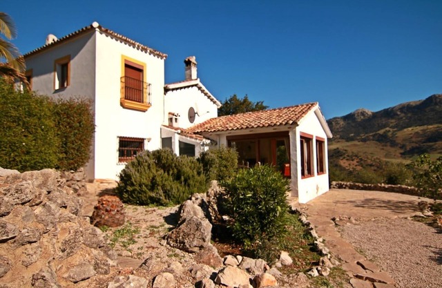 Villa 'El Cortijo' with Mountain View, Private Pool, Terrace, A/C & Wi-Fi