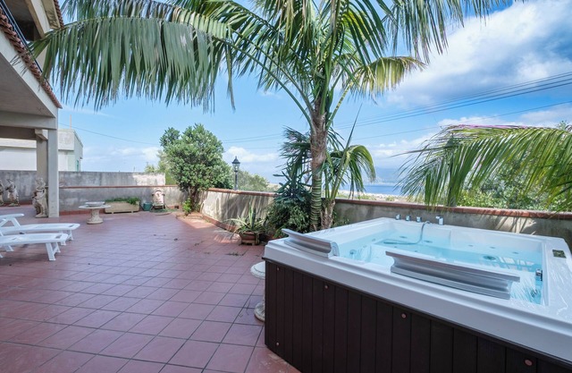 Villa Emy with Sea View, Garden and Wi-Fi