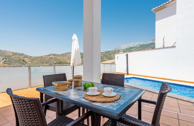 Villa Esperanza Canillas de Albaida by Ruralidays