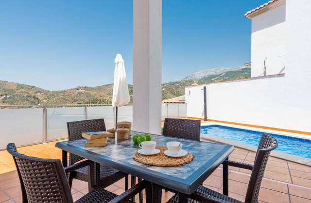 Villa Esperanza Canillas de Albaida by Ruralidays