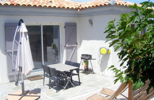 VILLA F2 1mn from Ile Rousse and beaches!