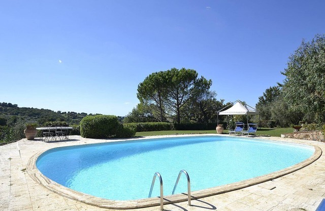 Villa Fanciulla: A splendid three-story villa made of stone, with Free WI-FI.