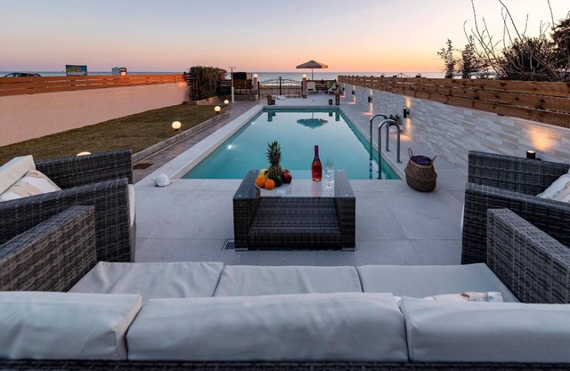 Villa Fay with private parking in Lardos