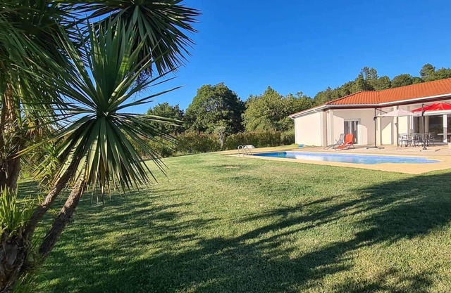 VILLA FOR 6 PEOPLE, POOL AND BBQ